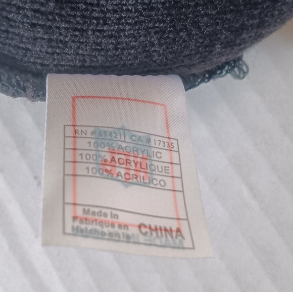 NFL Green Bay Packer Beanie Black Knit Hat with Green and Gold Logo - Picture 5 of 5